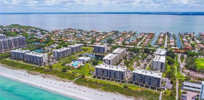 1085 Gulf Of Mexico Drive Unit 302, Longboat Key