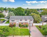 221 Austin Street, Lindenhurst image