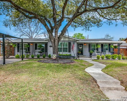 205 Robinhood Pl, San Antonio