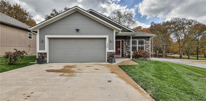 1806 SW McArthur Street, Blue Springs