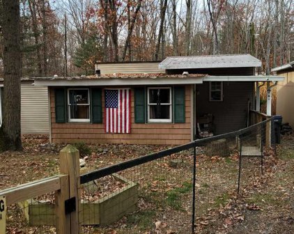 1402 Pine Rd, Carlisle