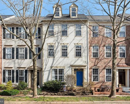 43546 Mink Meadows St, Chantilly