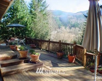 1561 Hillside Drive SE, Issaquah