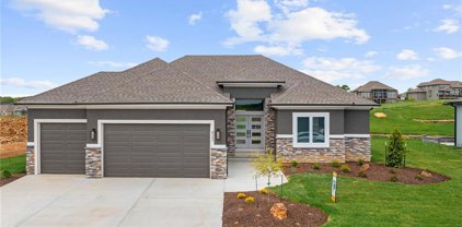 823 Bridgeshire Drive, Raymore