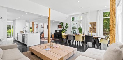 2731 Newlands St Nw, Washington
