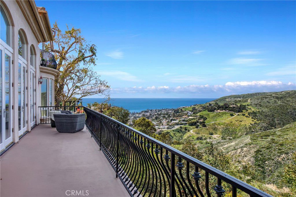 1305 Skyline Drive, Laguna Beach, 92651