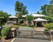 7022 Green Oak Dr, Mclean image