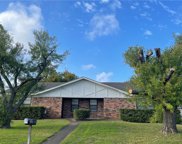 1405 Chapelwood  Drive, Woodway image