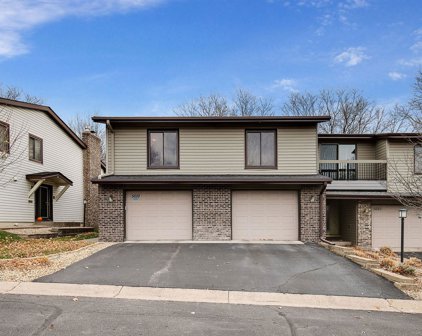 5619 Hyland Courts Drive, Bloomington
