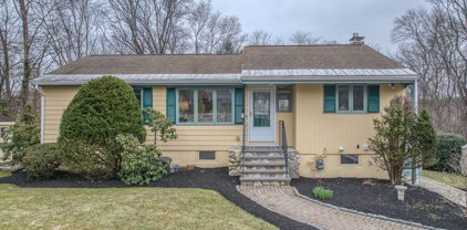 5 Fairview Ave, Bedford