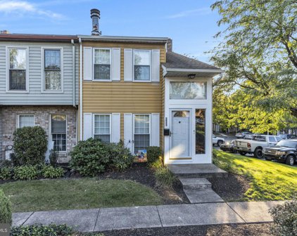 660 Lopax Rd, Harrisburg