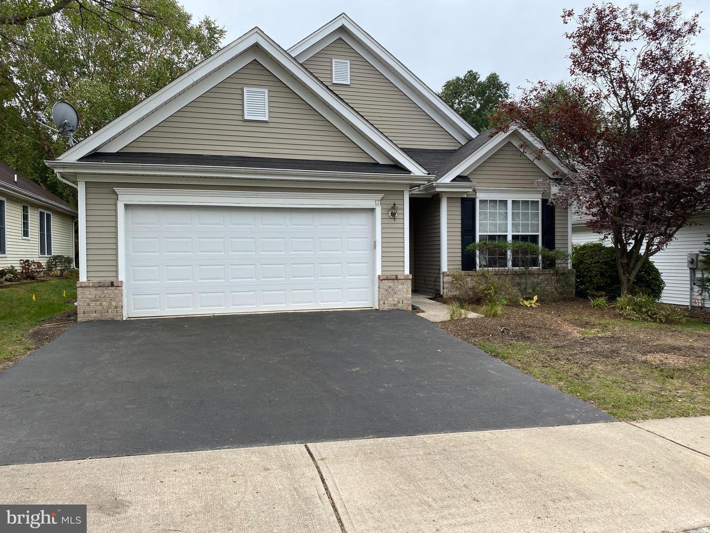 17 Honeyflower Drive, Bordentown, 08620