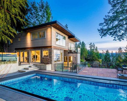 5290 Gulf Place, West Vancouver