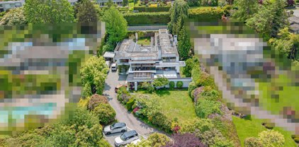 5570 Newton Wynd, Vancouver