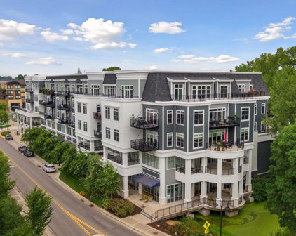 935 Lake Street E Unit #305, Wayzata