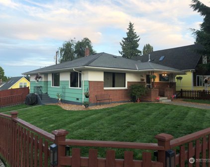 2101 Rockefeller Ave, Everett