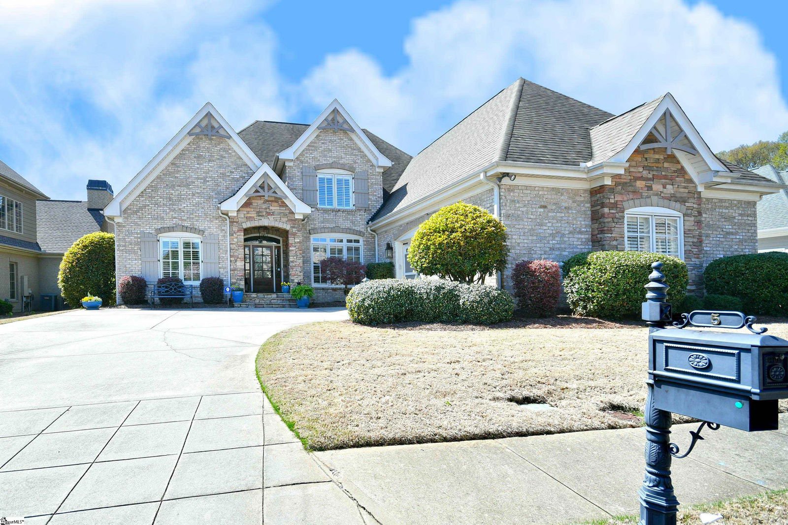 5 Angel Oak Court, Greenville Home for Sale The Oaks At Roper