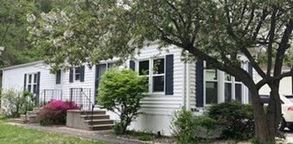 10 Parkwood Drive, West Springfield