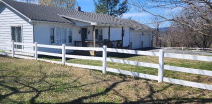 175 Beaumont Dr, Austinville