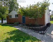307 UNIVERSITY, South Lyon image